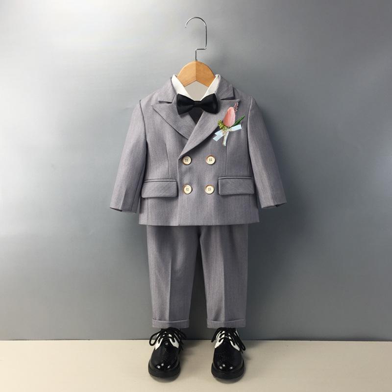男の子 礼服 西装 セット 子供 フォーマル 英倫スタイル 長袖 シャツ マウント 長ズボン 黒 ボウタイ 胸花 綿混紡 ポリエステル 柔らかい 生地 双排ボタン 米色 グレー 通年 3-8歳 80-170cm 誕生日 結婚式 演出 衣装 セット 4,970円