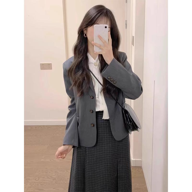 レディース ジャケット 女性用 スーツ ブラウス グレー ブラック 長袖 ポロカラー ワイドシルエット ミドル丈 シングルブレスト ボタン ポリエステル 素材 ゆったり デザイン 秋冬 春夏 通勤 普段使い カジュアル 御姐風 私服 人気 トレンド かわ