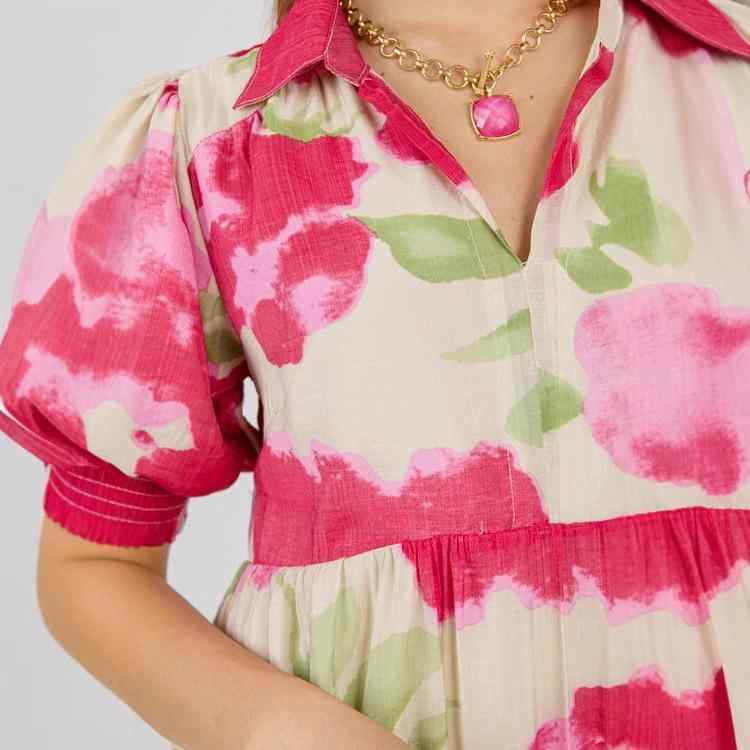 ワンピース レディース 夏 春夏 ローズレッド ピンク系 ビビッドピンク Vネック 泡泡袖 短袖 Aライン ハイウエスト 大きめフレア プリント柄 花柄 カラフル柄 フレッシュ スイート かわいい 軽量 伸縮性 吸湿速乾 通勤用 普段使い 海辺 リゾート