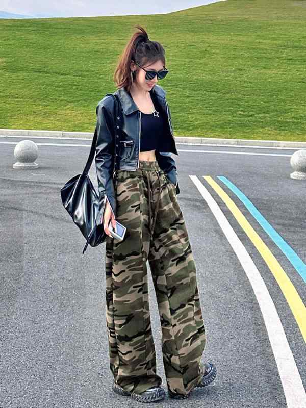 レディース 迷彩 ワイドパンツ 春夏 高腰 ストレート ロング コットン ポリエステル 混紡 マイクロストレッチ プリント 加工 ゆったり シルエット スリム 効果 快適 普段使い デイリー カジュアル スタイル 軽量 素材 吸湿 速乾 機能 ハイウエス
