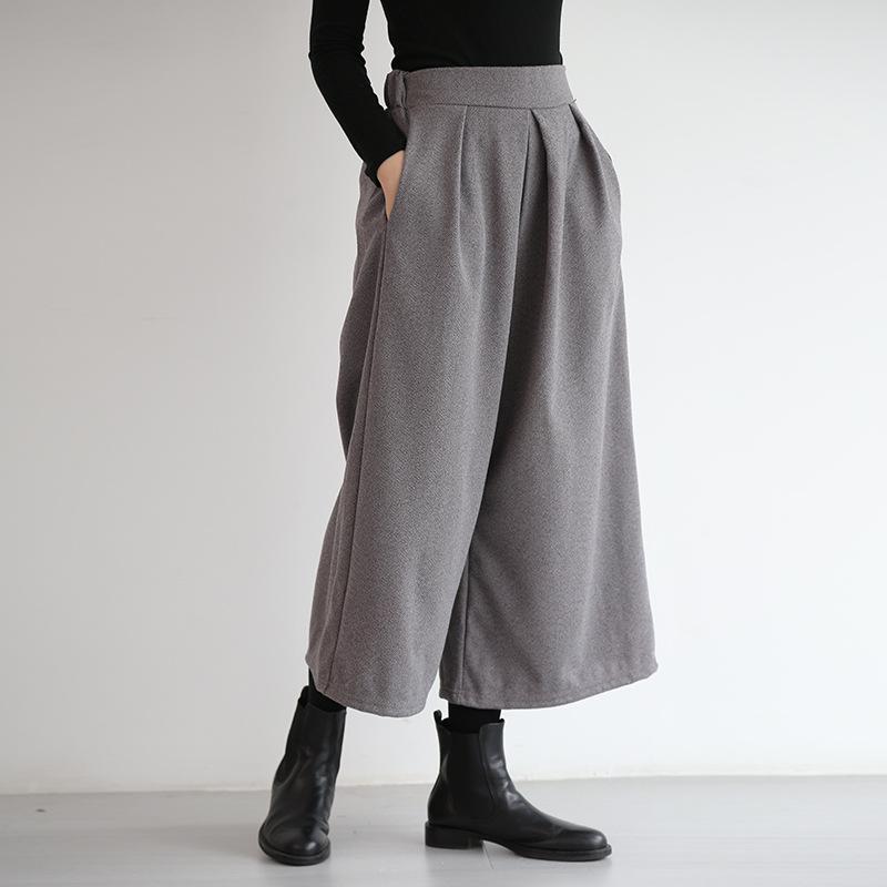 秋冬 レディース ワイドパンツ クールパンツ ニーパンツ 毛混紡 厚手 ポリエステル 混紡素材 ゆったりシルエット ストレートレッグ 膝下丈 イージーウエスト ゴム仕様 深グレー ブラック ヘリンボーン柄 日系カジュアル ラグド スタイル ゆったりフィッ