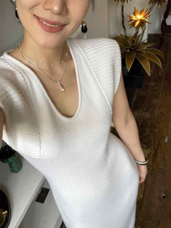 ワンピース 女性用 軽熟風 フランス風 復古 別緻 驚艶 長袖 ニット ワンピース ドレス 修身 包臀 膝丈 ハイウエスト 無袖 飛袖 Uネック 純色 白色 接触冷感 伸縮性 吸湿速乾 軽量 高級感 簡約風 日韓スタイル 夏 春夏 通勤 普段使い アウト