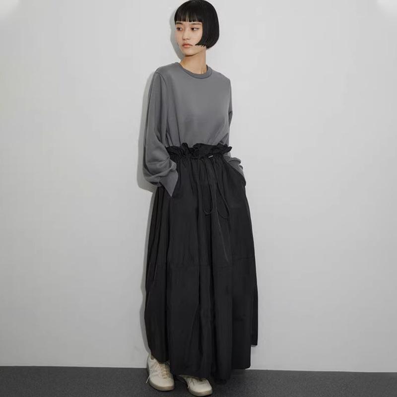 秋冬 ワンピース メンズ 長袖 トップス スカート 高腰 切り替え Aライン 花苞 デザイン ゆったり シルエット 丸首 ドローストリング ポリエステル 素材 吸湿速乾 快適 グレー ブラック アイボリー デイリー スタイル ゆったり フィット