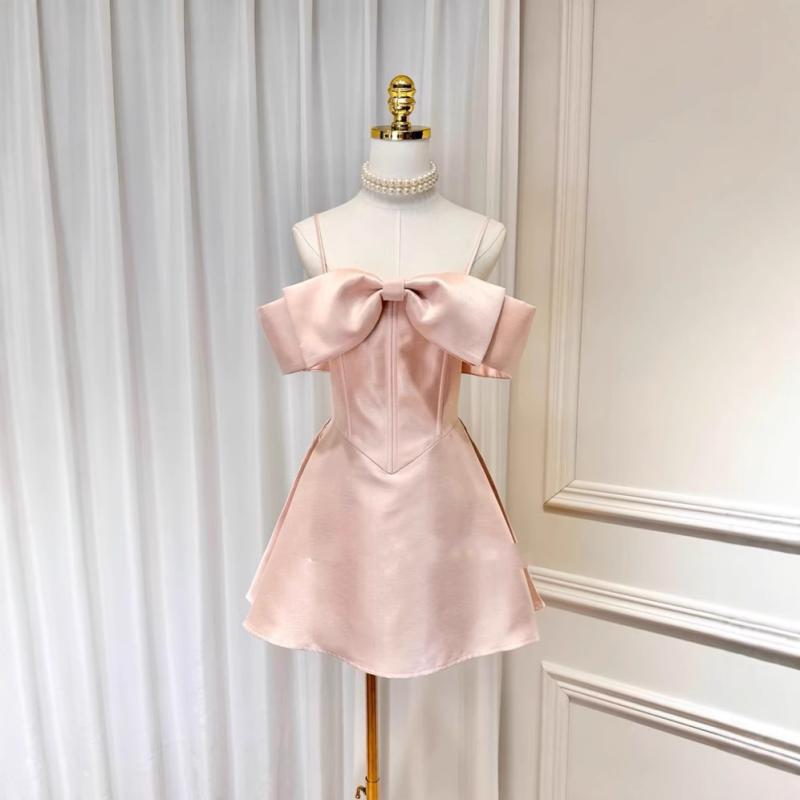 ワンピース 女性用 吊り紐 肩出し 立体 蝶柄 ストラップレス 魚骨 コルセット 高腰 Aライン スカート 短丈 コルセットドレス 小礼服 純色 ?? ポリエステル 無袖 無領 ハイウエスト 秋 秋冬 私服 名媛風 かわいい 軽量 伸縮性 ピンク ホワイ