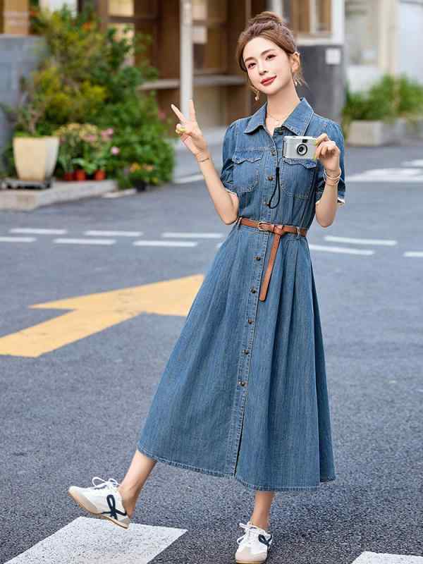 ワンピース 女性用 夏 通勤 気質 ライトカラー デニム ロング ワンピース Aライン ミドルウエスト 収腰 スリム コットン ライトウェイト ショートスリーブ ラペル シングルブレスト フェード加工 切り替え 純色 ピクチャーカラー 伸縮性 吸湿速乾