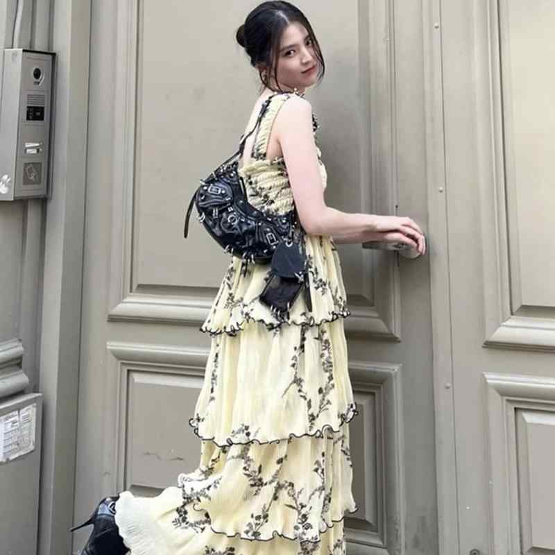 ワンピース レディース 春夏 ガーリー 復古風 プリーツ スリム キャミソール ロングドレス ハイウエスト ケーキスカート 雪絨 接触冷感 ポリエステル イエロー ワイドシルエット フレア ストラップ 肩紐なし Vネック フレンチスタイル リゾート ビー