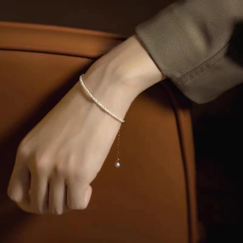 淡水パール 手? ブレスレット 女性用 2mm 極細 アクセサリー S925 シルバー 18K ゴールド 小粒 ビーズ 手飾り ジュエリー シンプル デザイン 高級感 清新 甘美 日韓 スタイル 丸型 幾何学 春季 ギフト 普段使い 軽量 輝き 華奢 フ