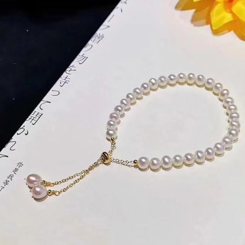 レディース 手? 天然淡水パール ブレスレット シンプル 個性 通勤用 高級感 女性用 手作り編み込み 幾何学デザイン 調整可能 ゴールドカラー 秋冬 ファッションアクセサリー 軽量 日常使い ラインアクセント
