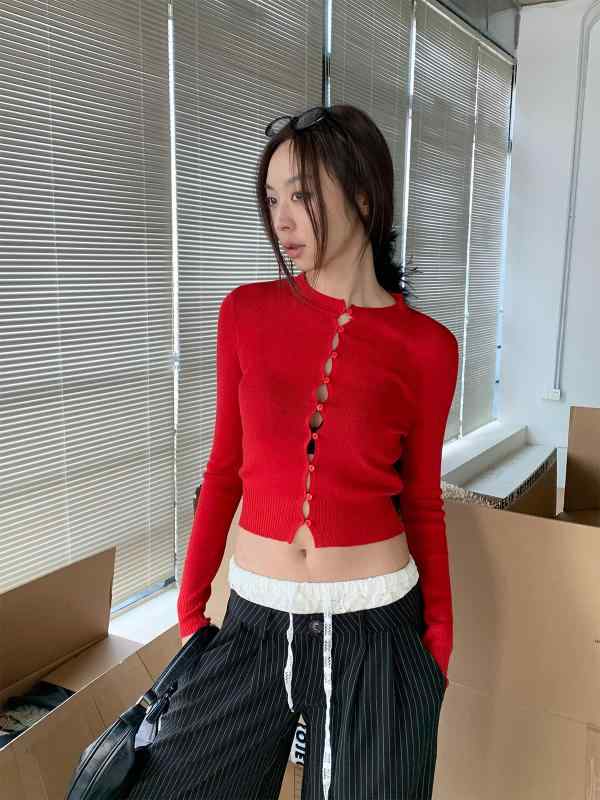 カーディガン レディース 韓国風 レイヤード 単列ボタン レース ニット 開き 短丈 スリム セーター 長袖 丸首 切り替え 修身 中厚 ポリエステル 混 アクネロン 混 ソリッドカラー 炭灰 ミルクホワイト 赤 春季 日常使い 軽量 伸縮性 日韓カジュ