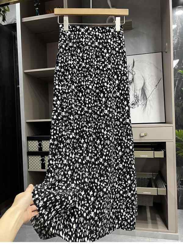 スカート 女性用 Aライン ミニスカート 黒 フレア プリーツ 細かい花柄 雪ニール ストレッチ 接触冷感 軽量 通勤 普段使い ハイウエスト ビッグシルエット 春夏