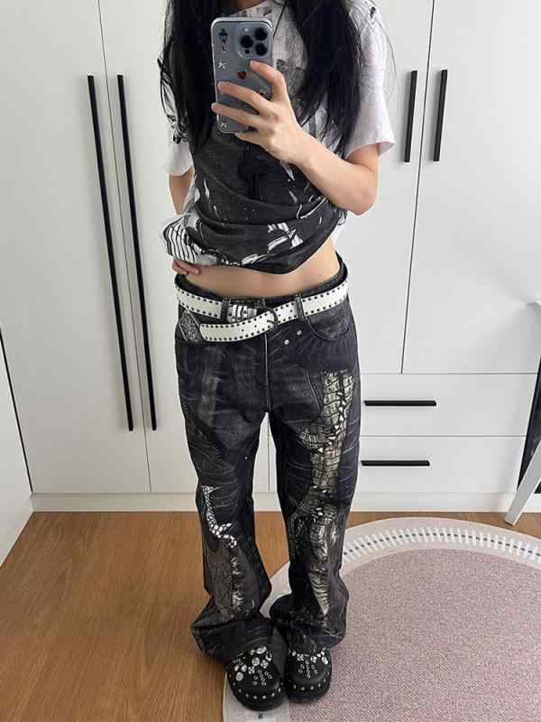 レディース 直筒 デニムパンツ 高腰 ビッグシルエット 秋冬 コットン素材 ストリートファッション マイアミ風 プリント柄 ロング丈 ミディアム厚 ボタンアクセント ノンストレッチ 個性スタイル 普段使い 軽量感 ハイウエスト デザイン性 トレンドパンツ