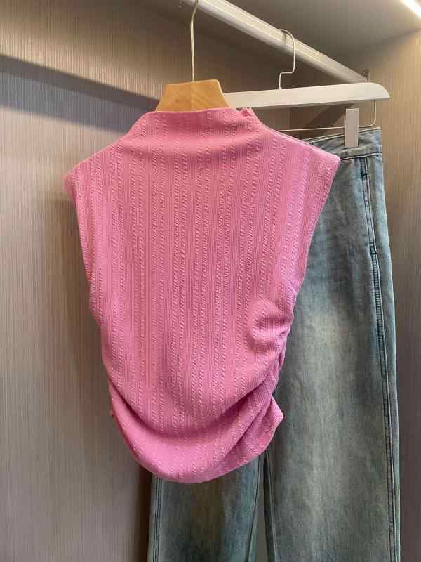 レディース トップス 半高首 ニット 短袖 Tシャツ 無袖 背心 ピンク ドーパミンカラ 収腰 デザイン 夏用 薄手 ポリエステル 素材 接触冷感 吸湿速乾 軽量 伸縮性 日韓カジュアル スタイル 普段使い 通勤用 かわいい 甘辛 コーデ