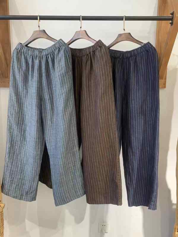 レディース 直筒パンツ 縦ストライプ 麻素材 夏用 復古 文学風 日系 ワイド レギュンス ゆったり 普段使い ポケット付き 松腰 長丈 中厚 微弾性 グレー カーキ ネイビー 吸湿速乾 軽量 通勤 休日 カジュアル スタイル 切り替え デザイン