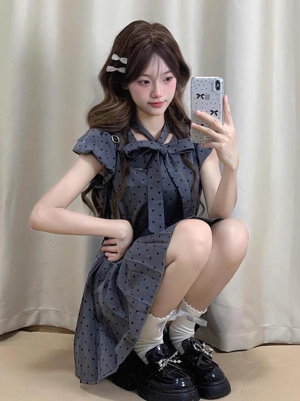 ワンピース 女性用 夏 灰色 ポルカドット 短袖 短丈 プリンセスライン ラウンドネック 泡泡袖 松腰 立体装飾 プリーツ ジッパー ポリエステル 接触冷感 軽量 吸湿速乾 清新 かわいい スタイル 普段使い
