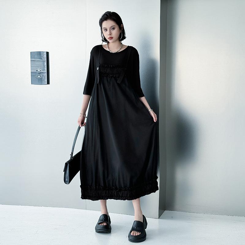 ワンピース 女性用 夏用 背帶スカート ロング丈 黒 網ヤー 切り替え プリーツ 無袖 無領 セットイン ゆったり スリム効果 百搭 ビッグサイズ ポリエステル 街頭風 潮人スタイル 個性派 純色 軽量 通勤 普段使い