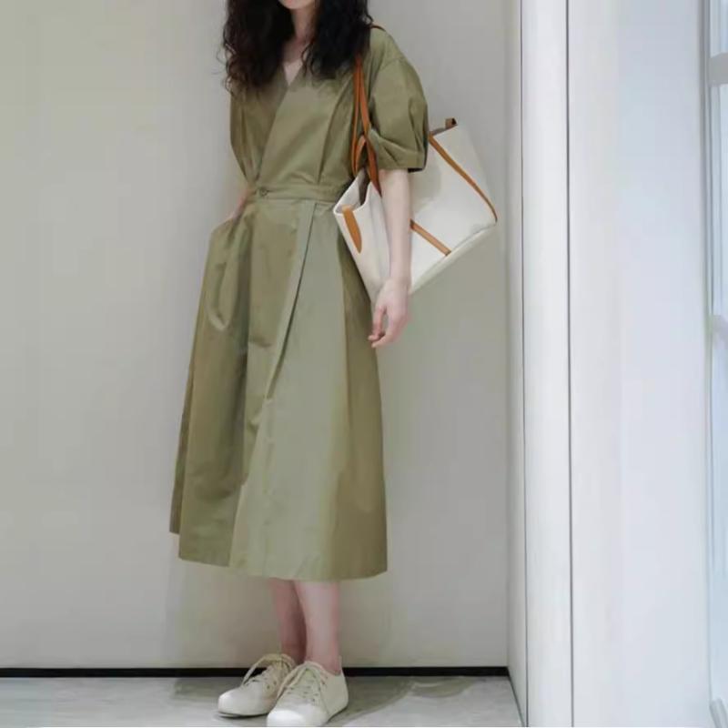 ワンピース レディース 春夏 緑 Vネック シャツワンピース 長袖 Aライン 中長丈 中腰 軽熟女風 私服 気質 フォーマル スリムライン 基礎款 綿混 ポリエステル 切り替え ボタン 暗扣 単品 純色 短袖風 ニュートラルスタイル｜LiLishop6