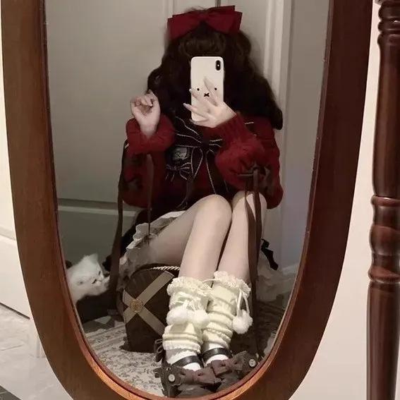 レディース 早春 セットアップ かわいい 蝶結び 肩出し 編み込み ニットセーター ハイウエスト プリーツ ハーフスカート 気質 通勤 韓流スタイル ポリエステル 混合素材 長袖 純色 短丈 切り替え デザイン 軽量 伸縮性 通年 普段使い 女性用 トッ