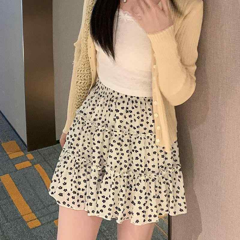 ミニスカート 女性用 春夏 超短丈 ハイウエスト 甘め かわいい 復古風 フラワープリント 波浪 切り替え 立体デザイン コットン混 微弾力 白 黒 軽量 通勤 普段使い ビッグシルエット スリムライン 爽やか トレンド