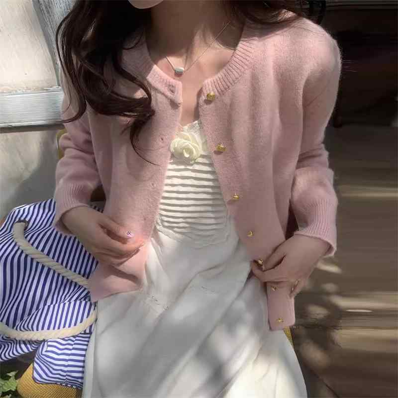 カーディガン 女性用 秋冬 長袖 丸首 ボタン デザイン ニット トップス 外套 ?? 素材 柔軟 甘い 清新 スタイル ワインレッド ライトピンク グリーン アイボリー プラムピンク ネイビー ブラック 普通丈 単品 ゆったり シルエット