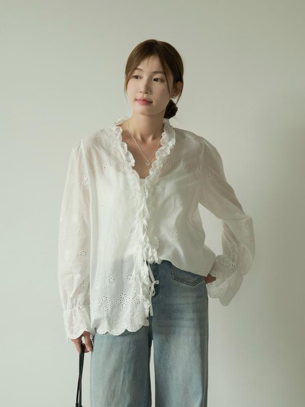 シャツ 女性用 長袖 Vネック 開襟 切り替え 花辺 ウッドイヤー デザイン トップス ?綸 綿 混紡 素材 純色 ホワイト カラーバリエーション ゆったり シルエット 普通 丈 シャツ袖 シングル ボタン 開き 日韓 スタイル 快適 休? 春夏 シーズ