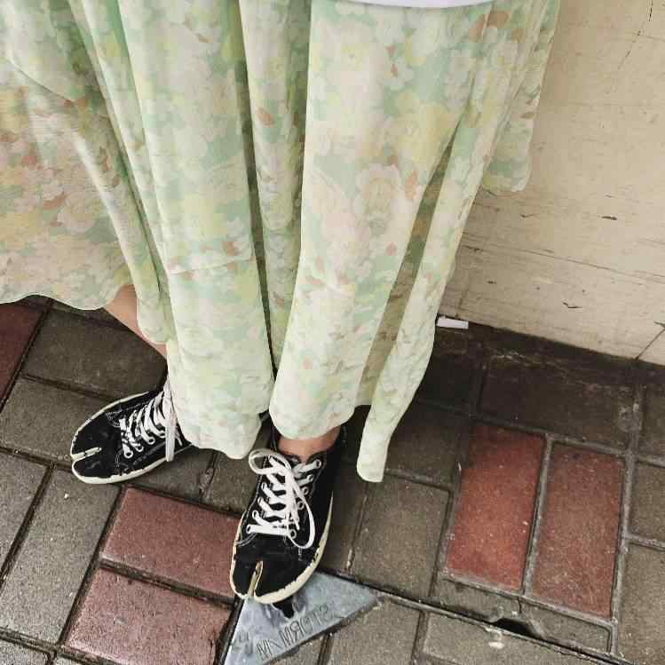 衣装 レディース 夏 春夏 長め 太陽フレアスコート 花柄 柄物 花色 精神状態 通い 表現スタイル 韓国風 ゆったり 濫りがわしい 細押し出し か細い 妖精 愛くるしげ お上さん用 お上さん向け 日常使い走り 普段使い