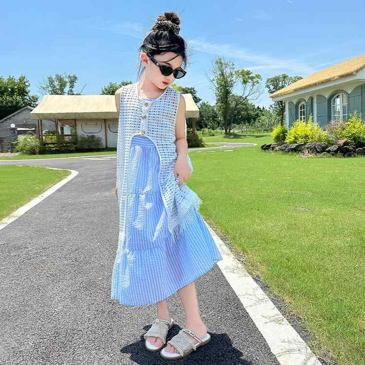 女の子 ワンピース 吊り帯 スカート 2点セット 夏 薄手 無袖 条紋 柄 化繊 ポリエステル 柔らかい 素材 ビーチ バカンス かわいい 爽やか スタイル 韓流 ファッション 8歳以上 中学生 大学生 向け 120cm 130cm 140cm 150c