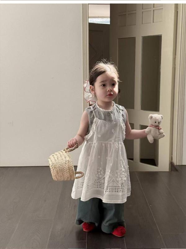 女の子 服 吊り紐 キャミソール 背心 トップス シャツ レイヤード コーデ 牛仔パンツ セット 綿 素材 柔らかい 薄手 無袖 長ズボン 純色 春夏 シーズン 3-8歳 100-140cm 白色 グレー ダークブルー かわいい 洋気 韓風 スタイル 潮