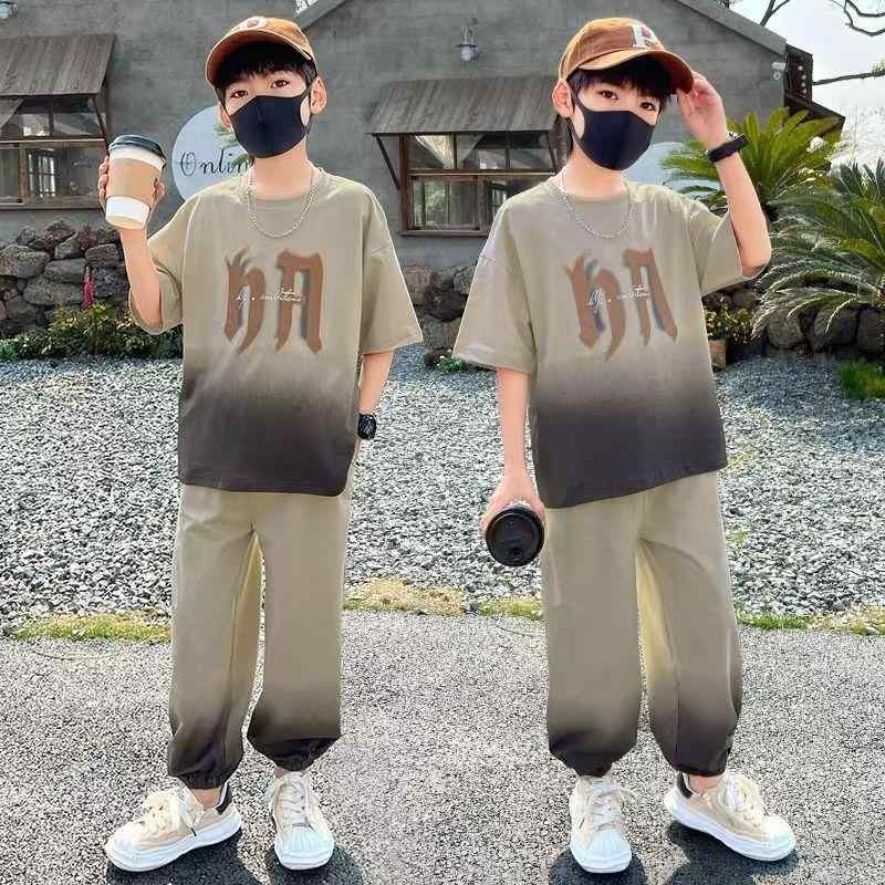 男の子 夏服 セットアップ 運動 休? かっこいい 短袖 Tシャツ 2点セット 薄手 柔らかい ポリエステル混紡 グラデーション 柄 カーキ 夏向け 通気性 軽量 子供服 8歳以上 中学生向け 日常使い アウトドア