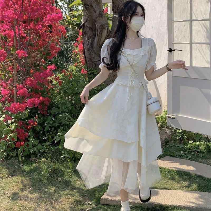 ワンピース レディース 方領 短袖 春夏 杏色 Aライン スカート 荷葉辺 デザイン 切り替え ウエスト 収まり スリム 街頭風 かわいい スタイル 涼しい 軽量 ポリエステル 素材 単品 セットアップ なし 女性 日常 デイリー 着こなし フェミニン