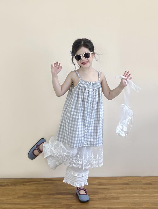 女の子 ワンピース 夏 吊り帯 ロング スカート グレー チェック レース フリル 花柄 プリンセス スカート プリーツ 綿 素材 かわいい 甘め スタイリッシュ コーディネート 女の子 夏服 綿 90% グレーチェック レース 花柄 フリル ロング 丈
