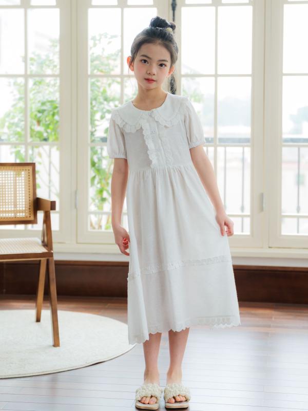 韓国 版の 子供の カーディガンは 日常 的に 新型の ワンピースの レースの 女の子の 綿の 夏の 子供の 襟の 半袖の 親子 服を 着ます。