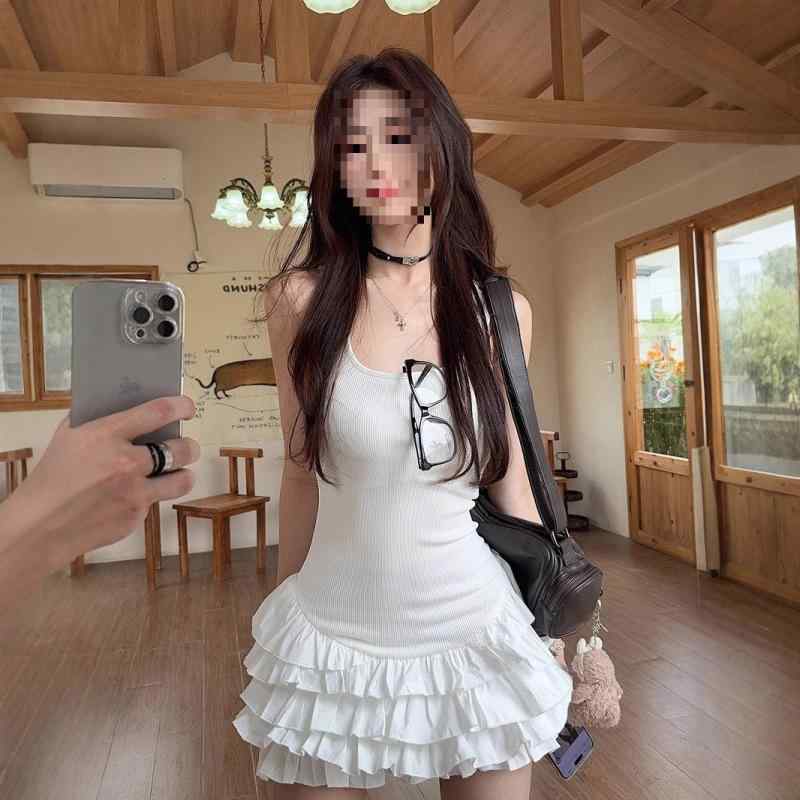 ワンピース 女性用 夏 吊り帯 短丈 荷葉辺 スカート Aライン かわいい スタイル 白色 黒 高腰 無袖 ?? ポリエステル繊維 軽量 通気性 好感度 清新 スイート フェミニン ガーリー フレア スカート ミディ丈 膝上 日常使い デート フェス ガ