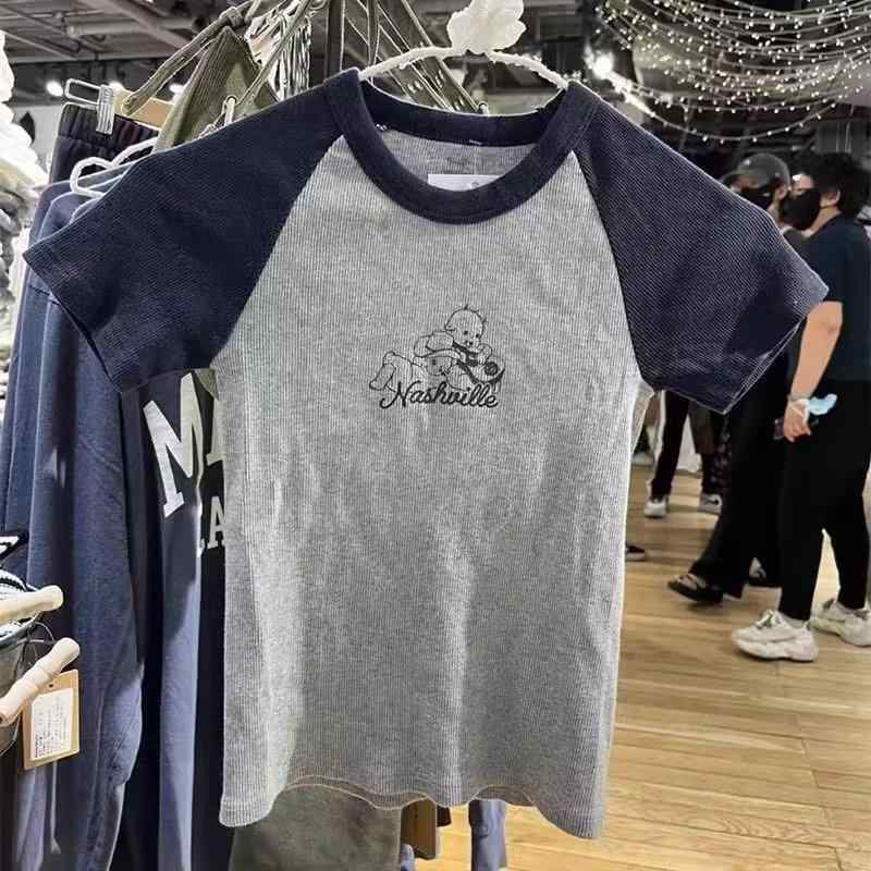Tシャツ 女性用 短袖 コットン 素材 修身 フィット タイプ 丸首 デザイン 常? 袖 スタイル ヒップ ショルダー 切り替え 色 コントラスト 甘め かわいい 風 春夏 シーズン 軽量 通気性 トップス 普段使い アイテム