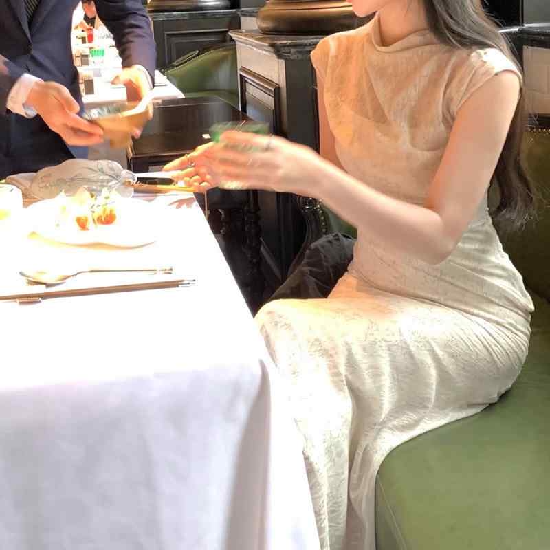 瀬戸もの御召しもの 衣装 レディース 三春 無袖 高腰 中長スコート 一?スコート 半高領 茶歇 米色 ?尾紫 水墨蝶柄 ?? 印染 角袖巡査 名媛 御姐風 仕掛ける 吊帯内搭