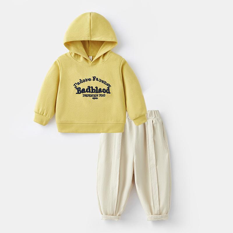 キッズ 秋冬 服 セット 女の子 男の子 連帽 トップス 長袖 綿 素材 黄色 黄色 ロゴプリント ロゴ柄 ゆったり 短丈 スウェット トップス ルーズ ロングパンツ 運動 スタイル コットン 100% コットン混 秋服 子供服 秋 コーデ 秋 カジュア