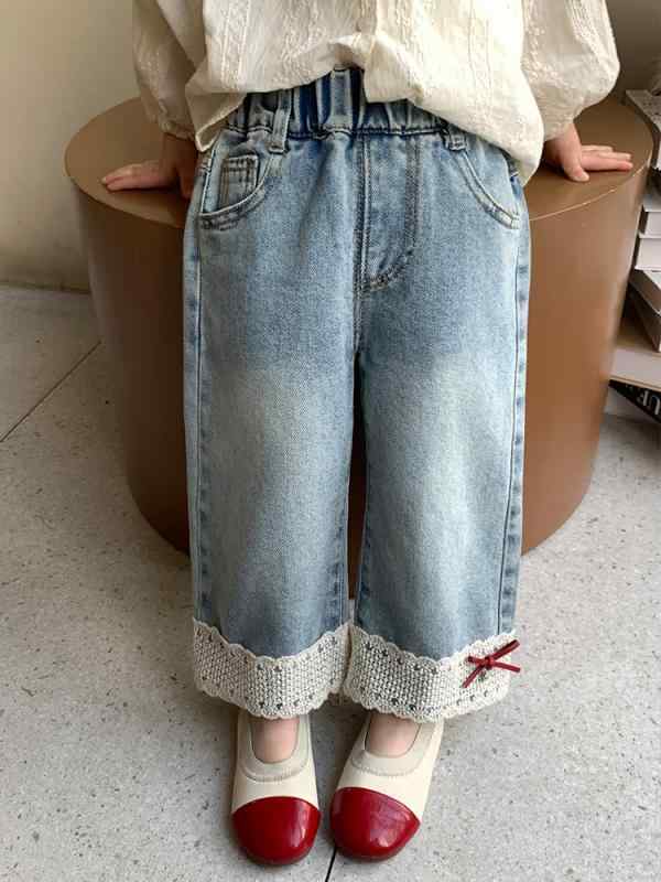 女の子 ズボン 春季 牛仔 長ズボン 子供 かわいい 時髦 デニムパンツ 赤ちゃん 春服 ワイドレッグ ストレート トップス 柔軟 処理 綿 素材 純色 ブルー 中腰 皮筋 腰帯 100-140cm 3-8歳 日常 遊び着 伸縮性 軽量 快適