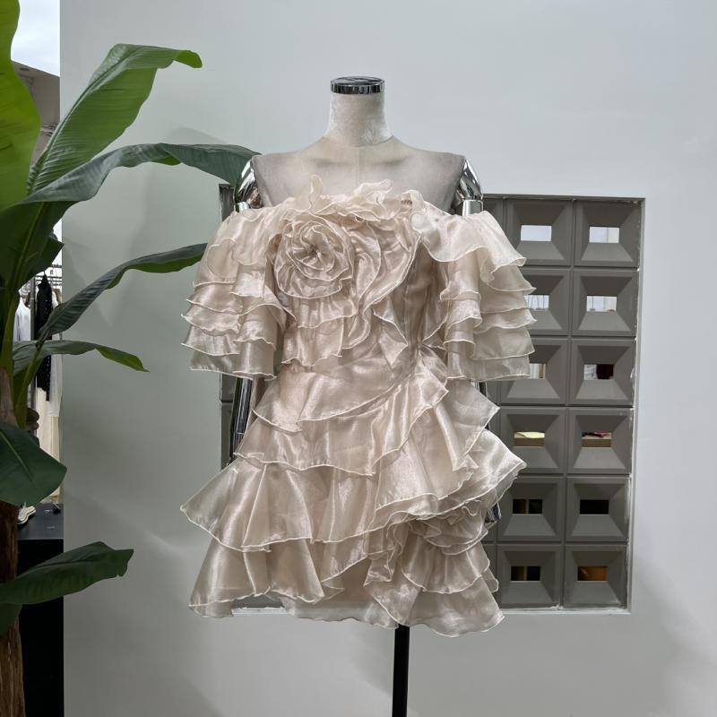 衣装 レディース 甘め 冷やりとした 花の冠yd フラウンス 非定型的 酉の方角目じるし 一肩先 生まれ落ちる日 寄りあい御召しもの 短かめ A伝達ルート ハル素っ首 ノースリーブ 真っただ中酉の方角 黒 サクラ色 PU原材料 練りあわせるなめし革 うしろ帯風 可愛らしい 口さかしい 基本理念款 単品