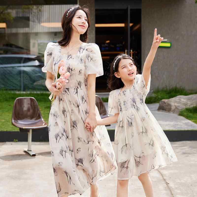 衣装 母娘 花柄 薄っぺら 半袖 夏服 流行り物 お出かけ デイリー 心地好い 可愛らしい 今めかしい 可愛らしい 今めかしい 可愛らしい 今めかしい 可愛らしい 今めかしい 冷やりとした