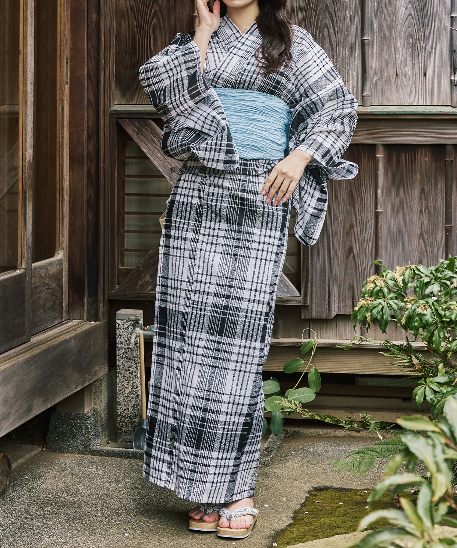 即日発送 | 【 人気柄 下駄付き 5点セット 】 涼風の格子 1人で 簡単着付け CELEN 浴衣 高品質 レディース 兵児帯 腰紐 セット 簡単 着付け 大人 かわいい おしゃれ