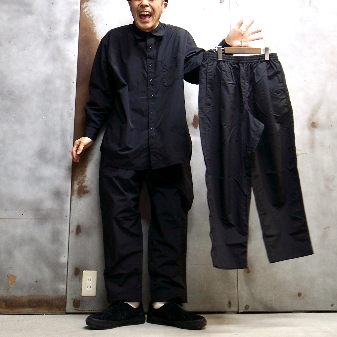 【 BURLAP OUTFITTER / バーラップ アウトフィッター 】 WIDE TRACK PANT / ワイド トラック パンツ  SUPPLEX NYLON / サプレックス ナイロン 機能素材 速乾 UVカット | ALL DAY DAY LIGHT