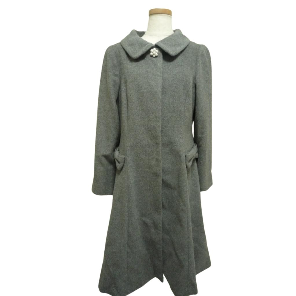 【新古品】M&rsquo;SGRACY エムズグレイシー 　レディース《新品タグ付き タグ付きの未使用品タグ付き》 コート アンゴラ混 新品タグ付き パール リボン 美品 グレー系 40(L)｜ブランドリユース・リンクラウド