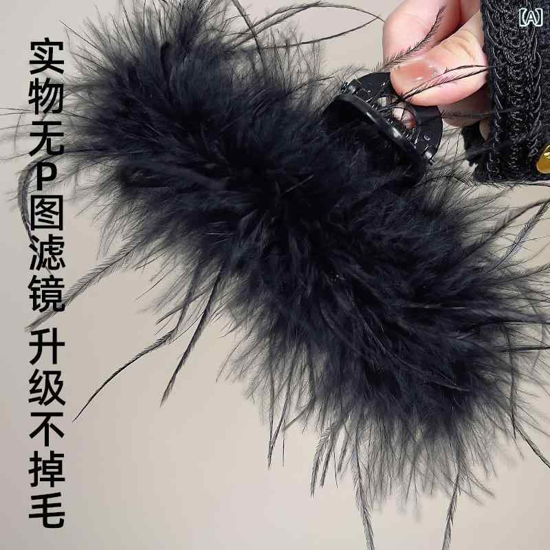 羽根 掴む 大きな 髪 ヘア クリップ 女性 後頭部 2025 豪華 ぬいぐるみ サメ ヘッド ドレス アップスタイル おしゃれ エレガント