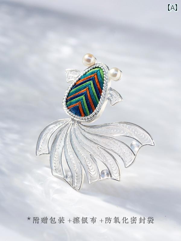 銀製 コサージュ 豪華 ブローチ 女性 金魚 ゴールドフィッシュ シルバー おしゃれ カラフル刺繍 モチーフ 華やか アクセサリー｜LINEAR shop