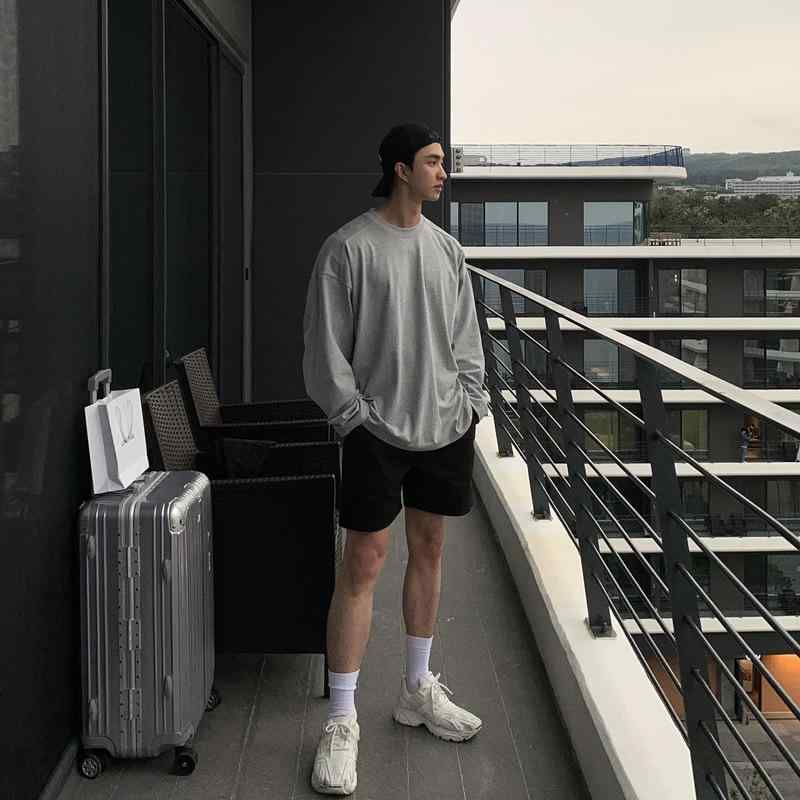 Tシャツ メンズ 男性用 無地 コットン トップス 韓国 ゆったり 長袖 ラウンドネック カットソー デイリー 普段使い 春秋 薄手 白 グレー