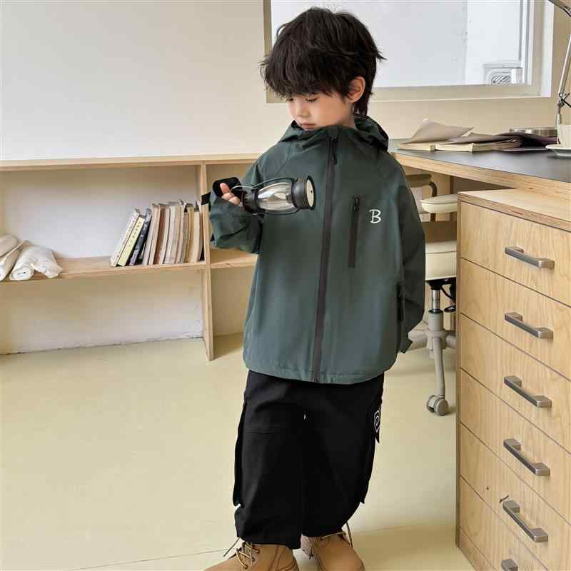 アウター キッズ 男の子 三防 フード付き ジャケット 子供用 春秋 撥水 防風 墨グリーン ブラック アウトドア キャンプ 110cm 120cm 130cm 140cm 150cm 160cm 170cm