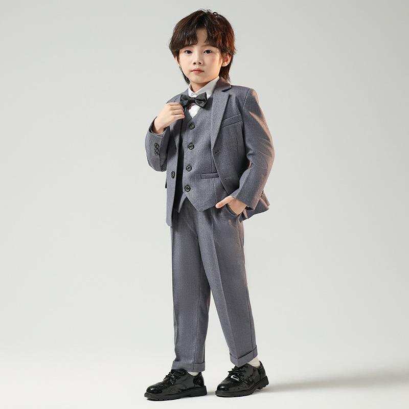 子供用フォーマルスーツ 男の子 ストライプ柄 ジャケット ベスト パンツ 長袖シャツ 蝶ネクタイ付き 結婚式 発表会 演奏会 七五三 入園式 卒園式 グレー系 コーヒー色 90cm 100cm 110cm 120cm 130cm 140cm 150cm