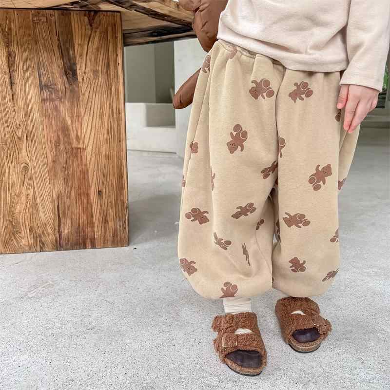 子供服 スウェットパンツ 男女兼用 裏起毛 ロングパンツ クマ柄 幼稚園 保育園 運動着 普段着 グレー ベージュ カーキ コットン1