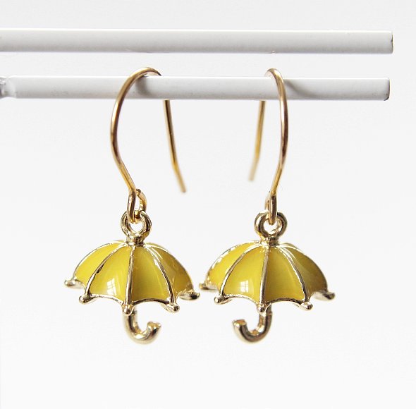 楽天市場】即日発送！立体傘ピアス カスタムピアス アンブレラモチーフ