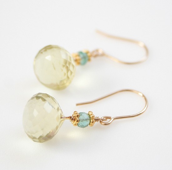 14kgfミルキーレモンクォーツ×エメラルドピアス レモンクォーツフラワーカービング＆ミルキーアクアマリンのピアス