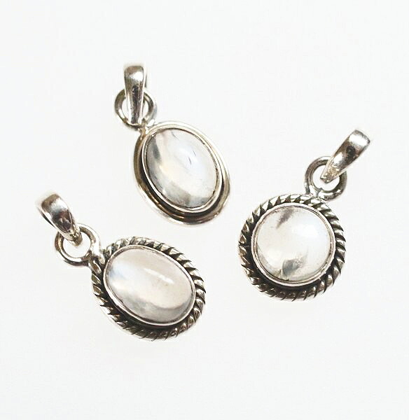 楽天市場】ムーンストーン 8mm チャーム キャッツアイ プチ シルバー